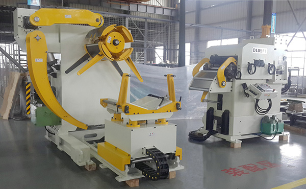 三合一的伺服伺服送料機