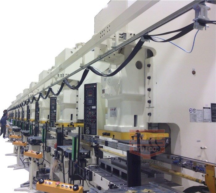 沖壓安全風(fēng)險(xiǎn)持續(xù)上升，沖壓機(jī)械手如何有效降低安全事故？