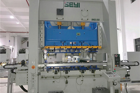 沖床機(jī)械手一臺(tái)多少錢(qián)？