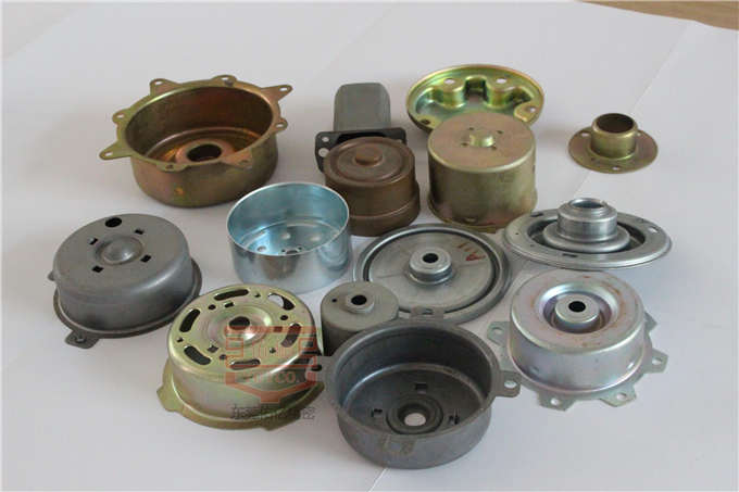 二次元機械手如何提高沖床生產效率的